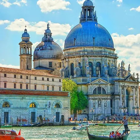 The Glamour Of San Marco Venedig